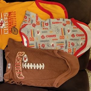 Chiefs onesies, hat, and bottle set